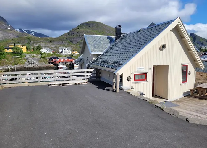 Astabrygga - Lofoten Jacuzzi Semesterbostad
