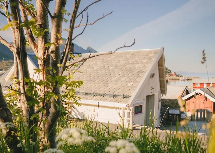 Astabrygga - Lofoten Jacuzzi Semesterbostad *